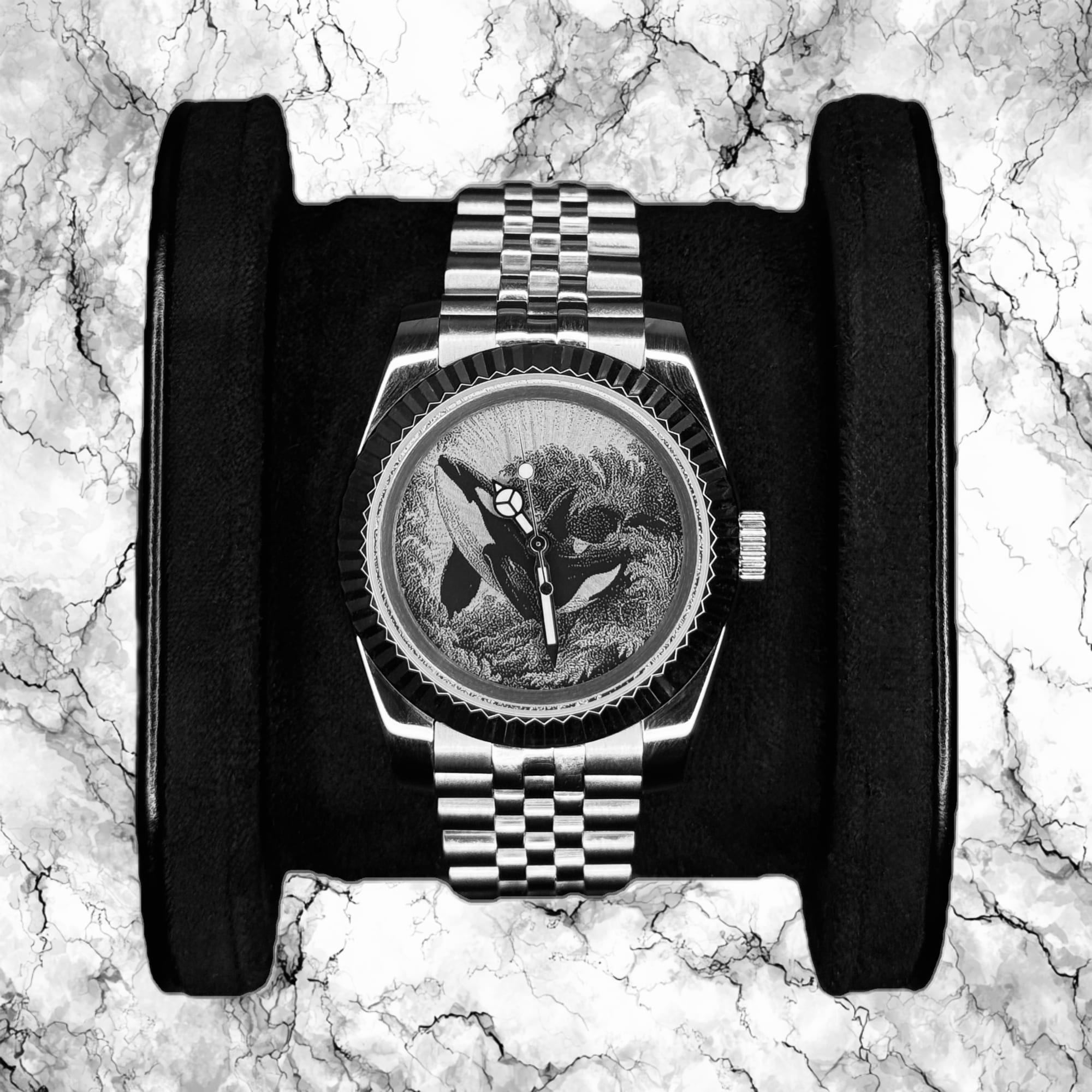 Wild Waters Sovereign · Silver/Black · Steel